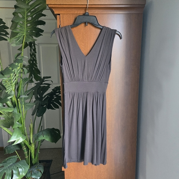 Express Elegant Gray Sleeveless Dress - Picture 2 of 4